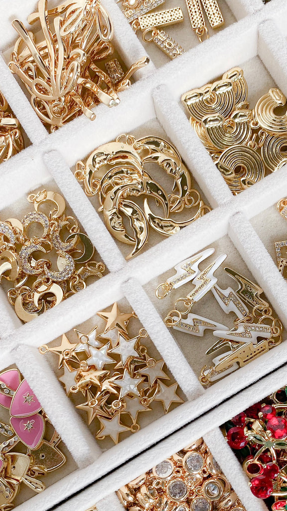 THE CHARM BAR